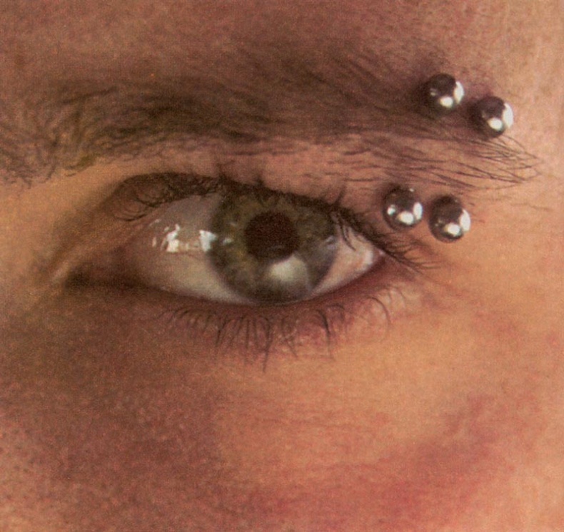 Иллюстрация к книге — Голый человек [i_086.jpg]