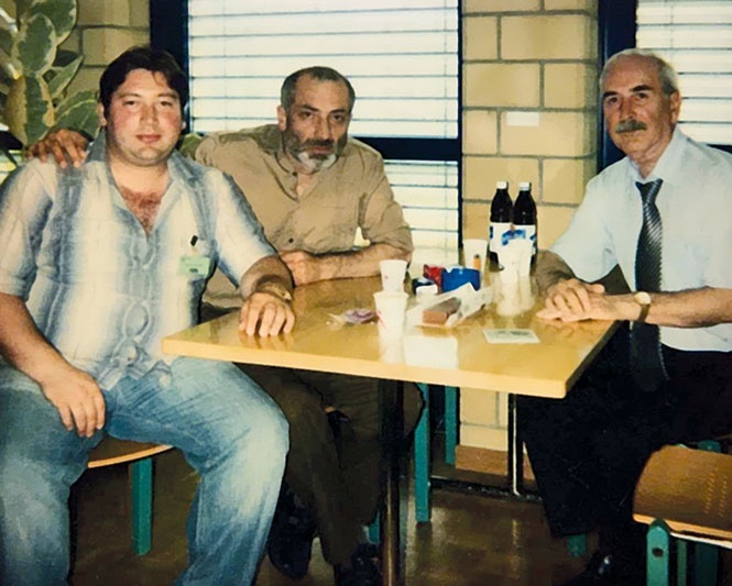 Иллюстрация к книге — Столкновение. Откровенная история Виталия Калоева [i_057.jpg]