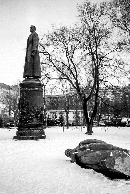 Иллюстрация к книге — Дзержинский. Любовь и революция [i_060.jpg]