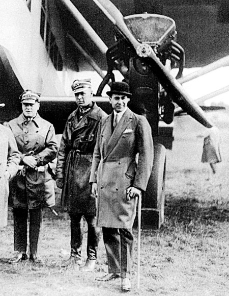 Иллюстрация к книге — Они. Воспоминания о родителях [i_016.jpg]