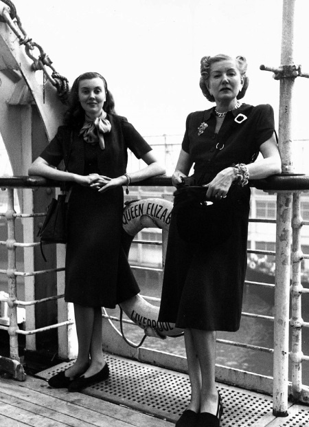 Иллюстрация к книге — Они. Воспоминания о родителях [i_025.jpg]