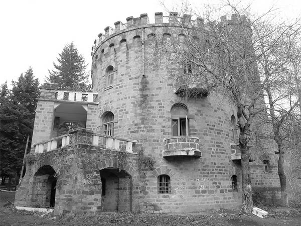 Иллюстрация к книге — Госдачи Кавказских Минеральных Вод. Тайны создания и пребывания в них на отдыхе партийной верхушки и исполкома Коминтерна от Ленина до Хрущева [_114.jpg]