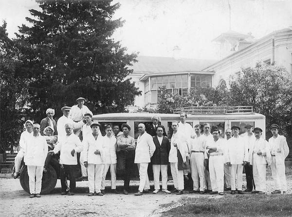 Иллюстрация к книге — Госдачи Кавказских Минеральных Вод. Тайны создания и пребывания в них на отдыхе партийной верхушки и исполкома Коминтерна от Ленина до Хрущева [_79.jpg]