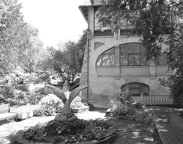 Иллюстрация к книге — Госдачи Кавказских Минеральных Вод. Тайны создания и пребывания в них на отдыхе партийной верхушки и исполкома Коминтерна от Ленина до Хрущева [_84.jpg]