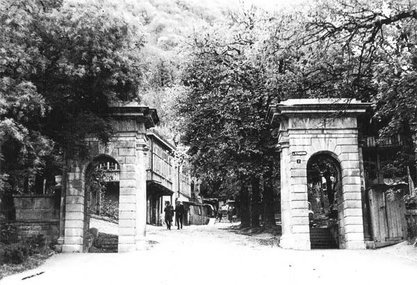 Иллюстрация к книге — Госдачи Кавказских Минеральных Вод. Тайны создания и пребывания в них на отдыхе партийной верхушки и исполкома Коминтерна от Ленина до Хрущева [_99.jpg]