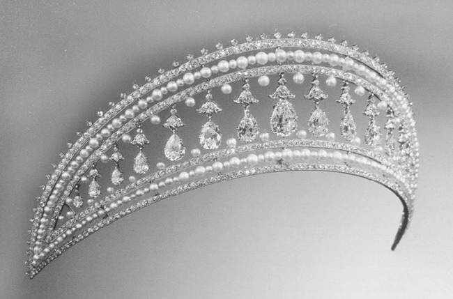 Иллюстрация к книге — Петербургские ювелиры XIX – начала XX в. Династии знаменитых мастеров императорской России [i_023.jpg]