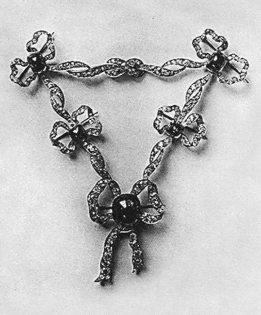 Иллюстрация к книге — Петербургские ювелиры XIX – начала XX в. Династии знаменитых мастеров императорской России [i_027.jpg]