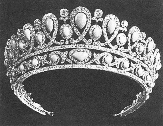 Иллюстрация к книге — Петербургские ювелиры XIX – начала XX в. Династии знаменитых мастеров императорской России [i_041.jpg]