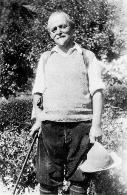 Иллюстрация к книге — Петербургские ювелиры XIX – начала XX в. Династии знаменитых мастеров императорской России [i_047.jpg]