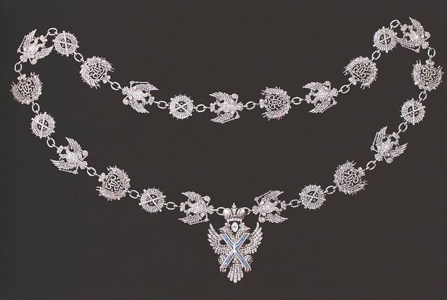 Иллюстрация к книге — Петербургские ювелиры XIX – начала XX в. Династии знаменитых мастеров императорской России [i_085.jpg]