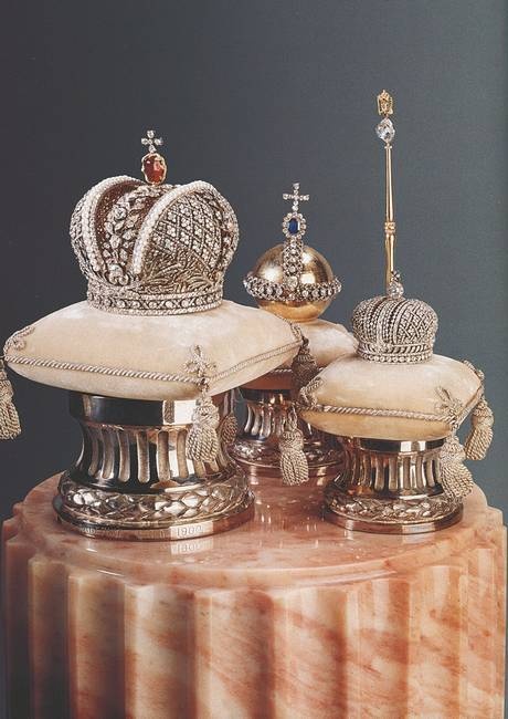 Иллюстрация к книге — Петербургские ювелиры XIX – начала XX в. Династии знаменитых мастеров императорской России [i_093.jpg]