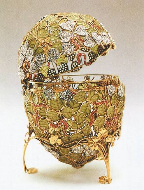 Иллюстрация к книге — Петербургские ювелиры XIX – начала XX в. Династии знаменитых мастеров императорской России [i_099.jpg]