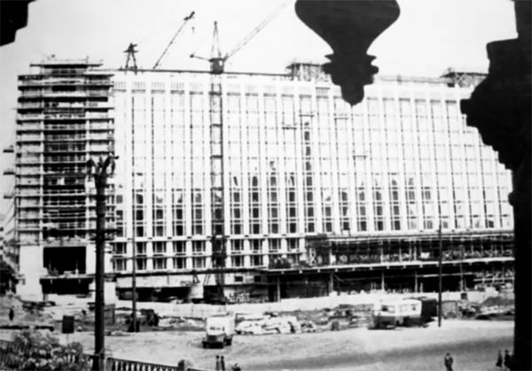 Иллюстрация к книге — Шоссе Энтузиастов. Дорога великих свершений [_16.jpg]