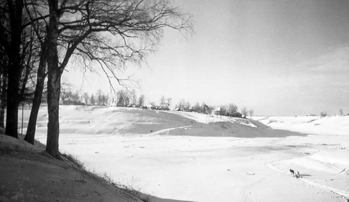 Иллюстрация к книге — Холмский ?котел?. 105 дней в полном окружении [i_003.jpg]