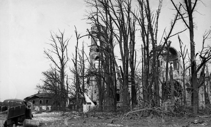 Иллюстрация к книге — Холмский ?котел?. 105 дней в полном окружении [i_024.jpg]