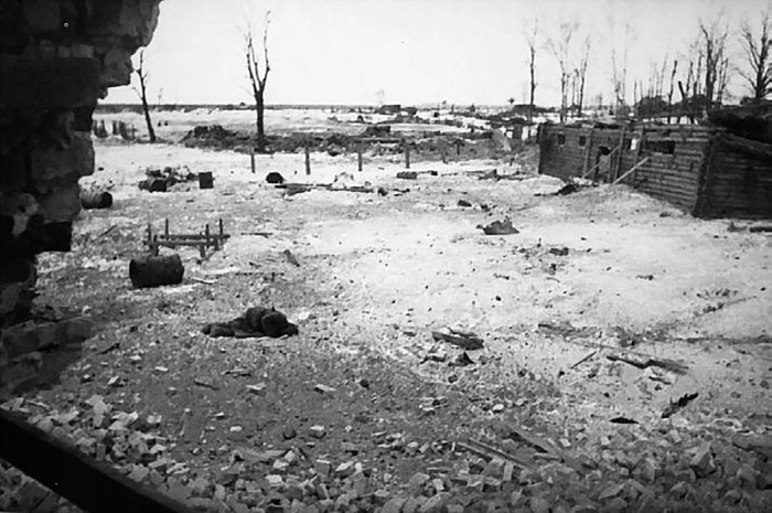 Иллюстрация к книге — Холмский ?котел?. 105 дней в полном окружении [i_050.jpg]