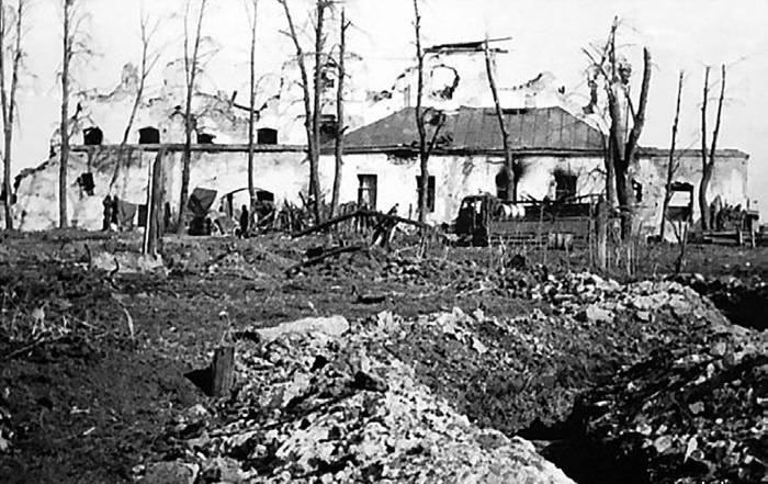 Иллюстрация к книге — Холмский ?котел?. 105 дней в полном окружении [i_093.jpg]