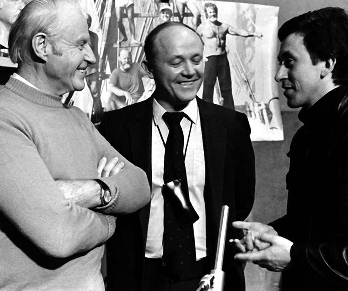 Иллюстрация к книге — С Хейердалом через Атлантику. О силе духа в диких условиях [i_001.jpg]