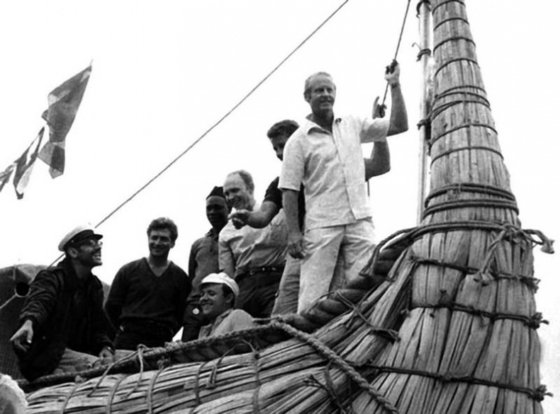 Иллюстрация к книге — С Хейердалом через Атлантику. О силе духа в диких условиях [i_018.jpg]