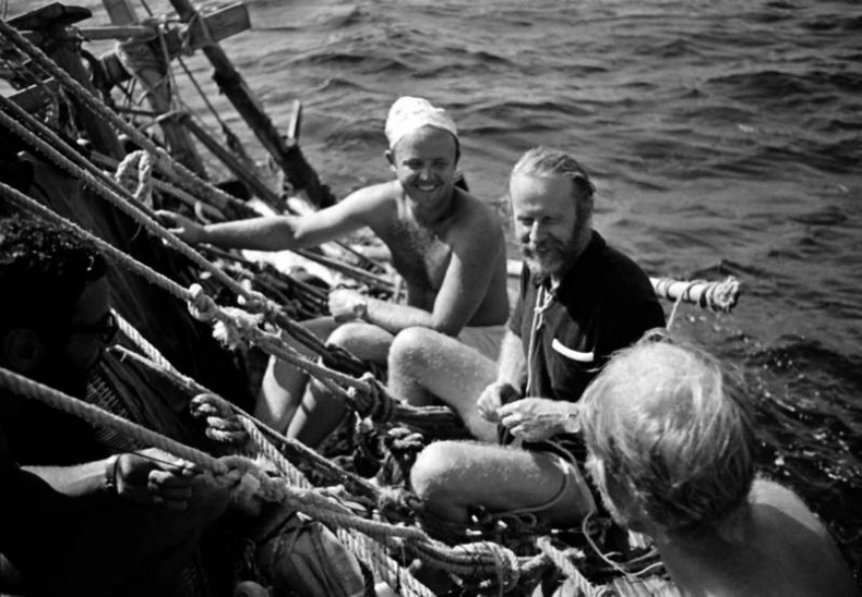 Иллюстрация к книге — С Хейердалом через Атлантику. О силе духа в диких условиях [i_019.jpg]