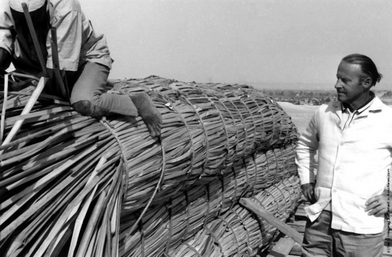 Иллюстрация к книге — С Хейердалом через Атлантику. О силе духа в диких условиях [i_020.jpg]