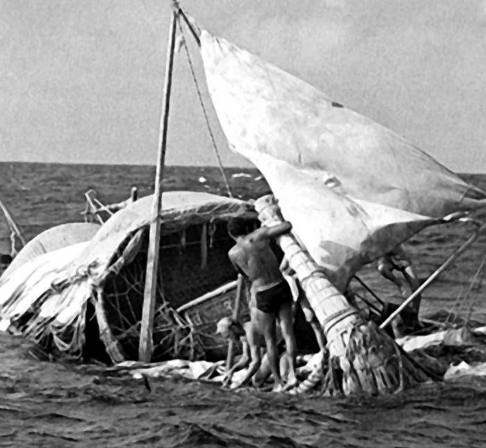 Иллюстрация к книге — С Хейердалом через Атлантику. О силе духа в диких условиях [i_023.jpg]