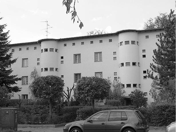 Иллюстрация к книге — Градостроительная политика в СССР (1917-1929). От города-сада к ведомственному рабочему поселку [i_080.jpg]