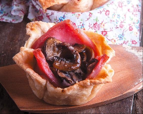 Иллюстрация к книге — Готовим в форме для кексов. Маффины. Булочки. Закуски. Завтраки [_034.jpg]