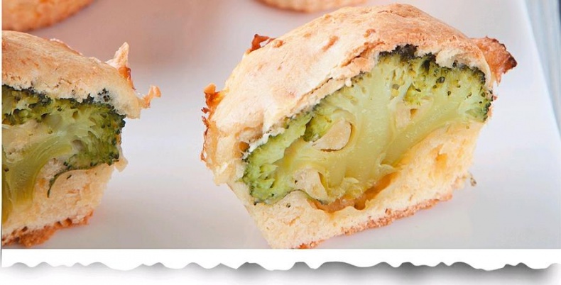 Иллюстрация к книге — Готовим в форме для кексов. Маффины. Булочки. Закуски. Завтраки [_042.jpg]