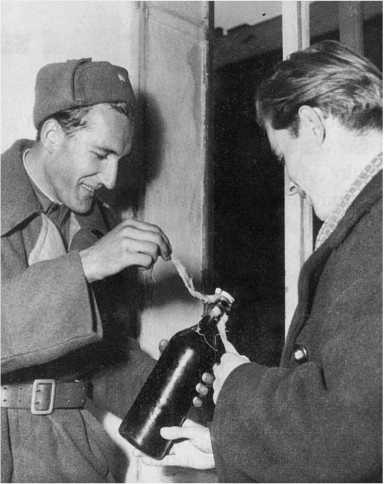 Иллюстрация к книге — Венгерский кризис 1956 года в исторической ретроспективе [i_022.jpg]