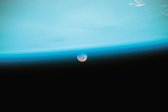 Иллюстрация к книге — Тишина в эпоху шума. Маленькая книга для большого города [i_012.jpg]