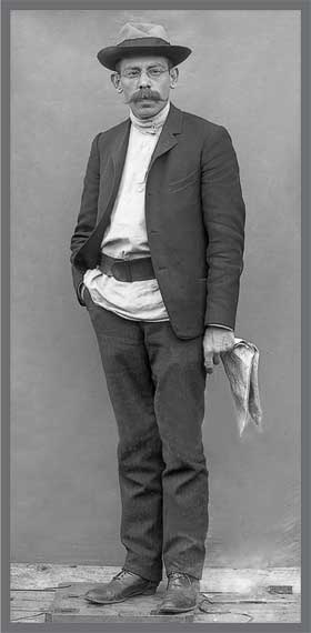 Иллюстрация к книге — Александр Кучин. Русский у Амундсена [i_045.jpg]