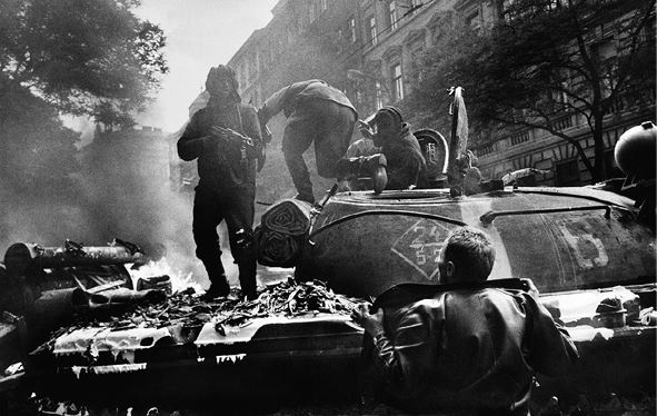 Иллюстрация к книге — Вторжение. Взгляд из России. Чехословакия, август 1968 [i_028.jpg]