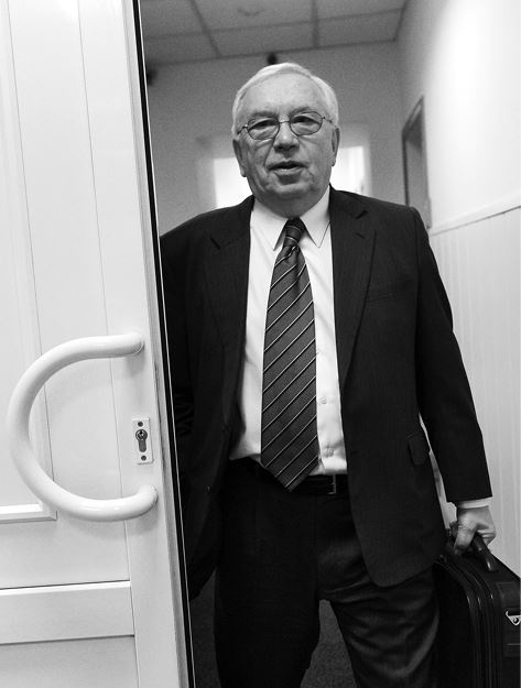 Иллюстрация к книге — Вторжение. Взгляд из России. Чехословакия, август 1968 [i_037.jpg]