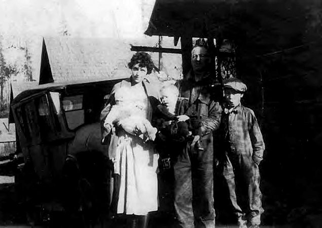 Иллюстрация к книге — Мальчики в лодке [i_006.jpg]