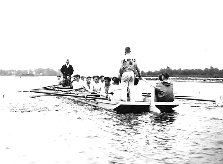 Иллюстрация к книге — Мальчики в лодке [i_012.jpg]