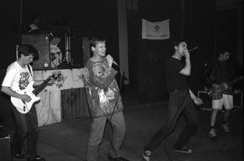 Иллюстрация к книге — Король и Шут. Между Купчино и Ржевкой... [i_037.jpg]