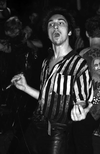 Иллюстрация к книге — Король и Шут. Между Купчино и Ржевкой... [i_061.jpg]