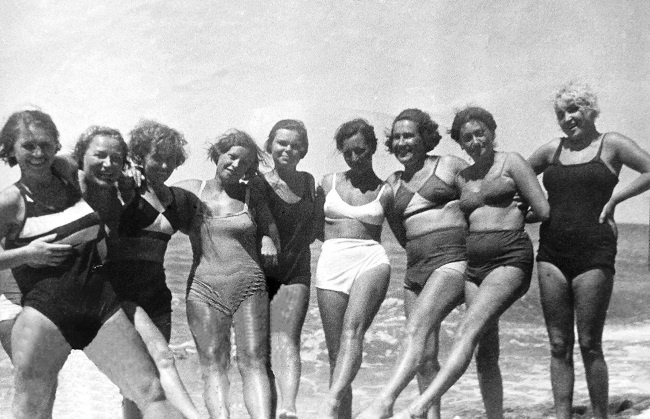 Иллюстрация к книге — Я-муары. Откровенные истории блогера [i_037.jpg]