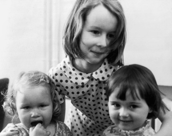 Иллюстрация к книге — Я-муары. Откровенные истории блогера [i_046.jpg]