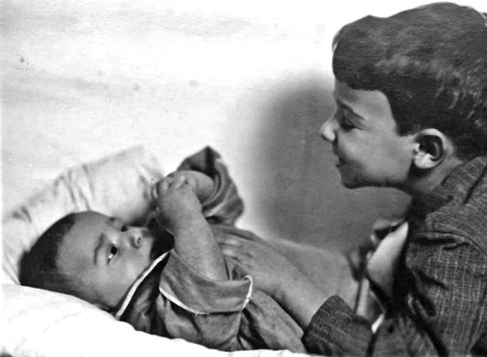 Иллюстрация к книге — Цветочки Александра Меня [i_003.jpg]