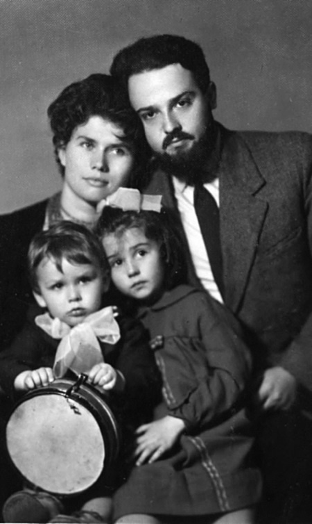 Иллюстрация к книге — Цветочки Александра Меня [i_017.jpg]