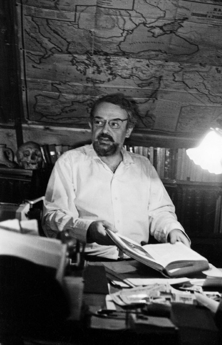 Иллюстрация к книге — Цветочки Александра Меня [i_025.jpg]