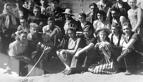 Иллюстрация к книге — Нонна Мордюкова и Вячеслав Тихонов. Как казачка Штирлица любила [_30.jpg]