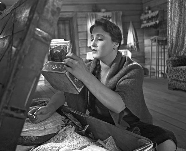 Иллюстрация к книге — Нонна Мордюкова и Вячеслав Тихонов. Как казачка Штирлица любила [_50.jpg]