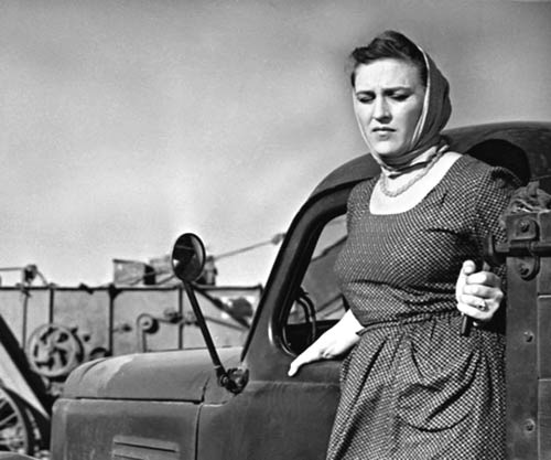 Иллюстрация к книге — Нонна Мордюкова и Вячеслав Тихонов. Как казачка Штирлица любила [_51.jpg]