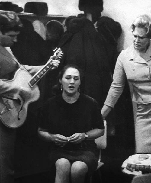 Иллюстрация к книге — Нонна Мордюкова и Вячеслав Тихонов. Как казачка Штирлица любила [_77.jpg]