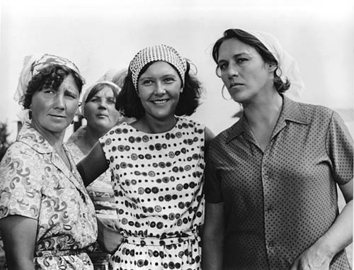 Иллюстрация к книге — Нонна Мордюкова и Вячеслав Тихонов. Как казачка Штирлица любила [_86.jpg]