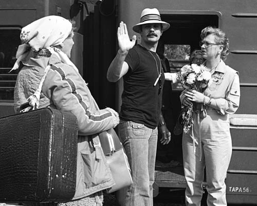 Иллюстрация к книге — Нонна Мордюкова и Вячеслав Тихонов. Как казачка Штирлица любила [_93.jpg]