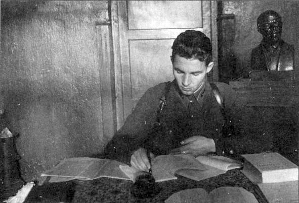 Иллюстрация к книге — Генерал армии Василий Маргелов [i_006.jpg]